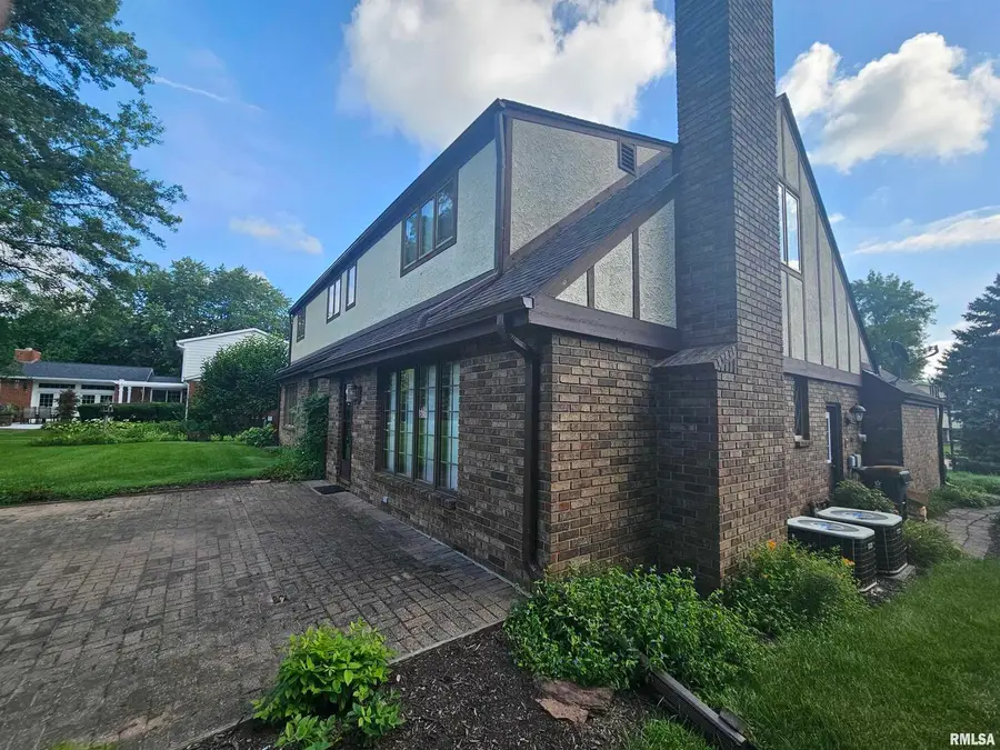 909 S Spring Street, Geneseo, IL 61254 - Image #2