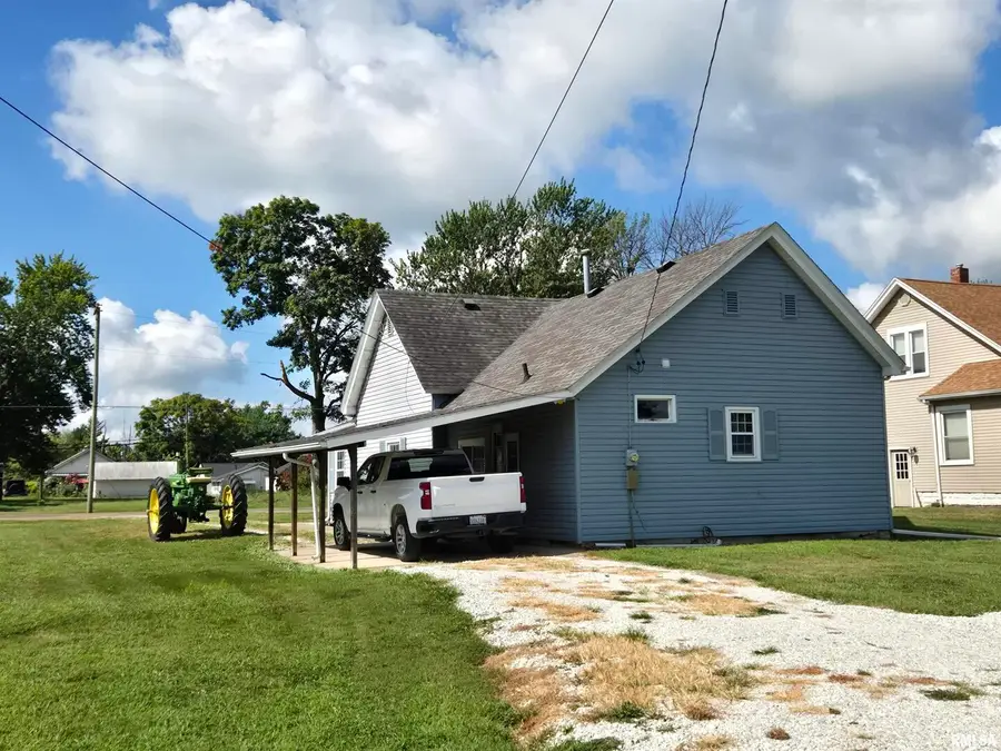 305 W North Street, Mount Sterling, IL 62353 - Image #2