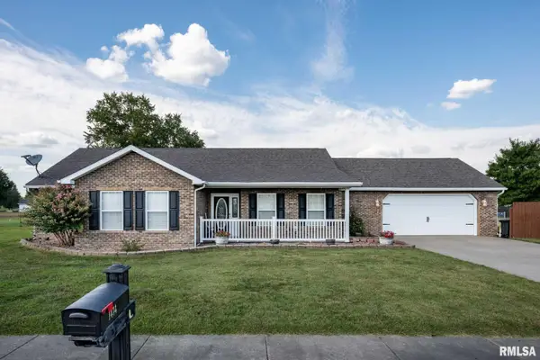 1414 E Willow Drive, Marion, IL 62959