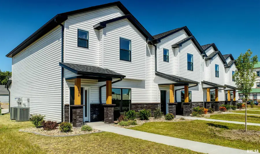 1002 S 4th Street, Clinton, IA 52732 - Image #3