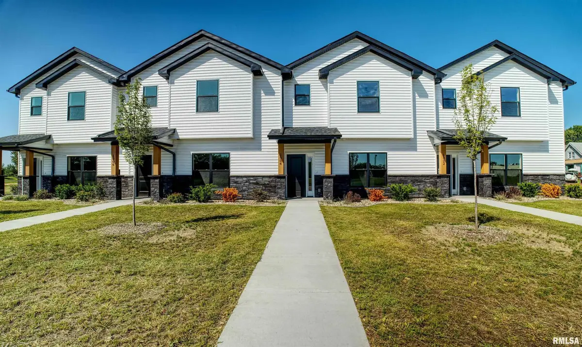 1008 S 4th Street, Clinton, IA 52732 - Image #1