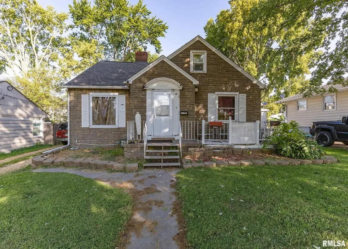 2212 Iowa Avenue, Clinton, IA 52732 - Image #1