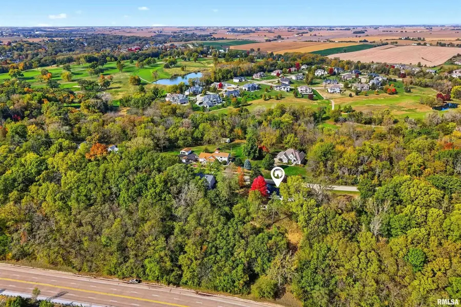 25865 Valley Drive, Bettendorf, IA 52722 - Image #2