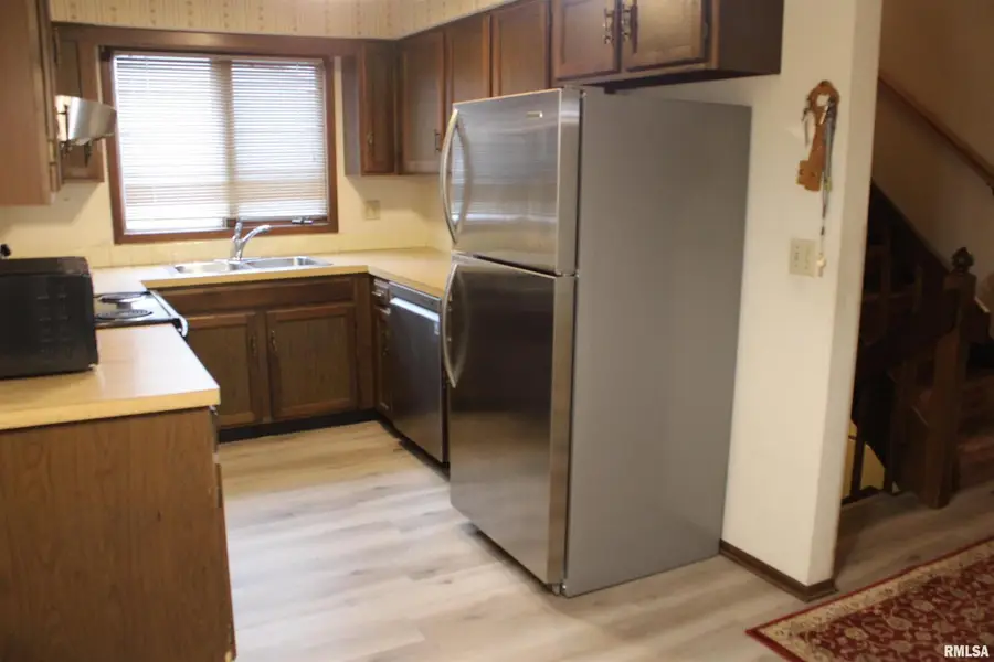 3542 Cedarview Ct Court #3542, Bettendorf, IA 52722 - #2