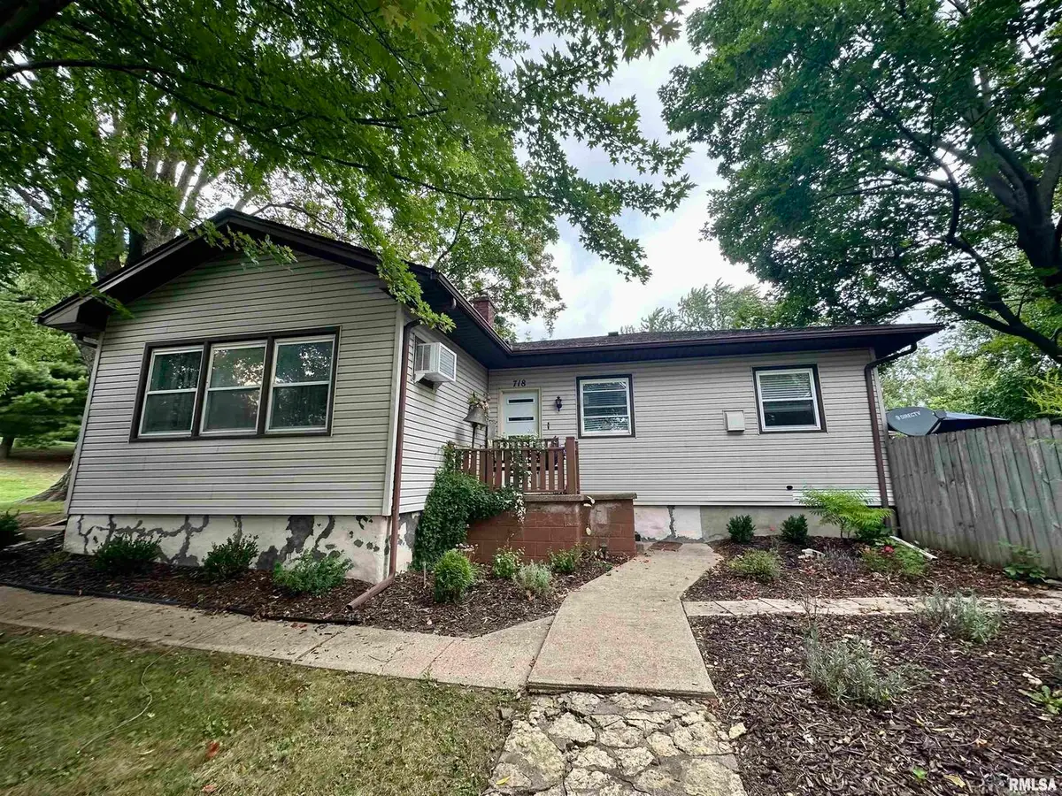 718 17th Avenue N, Clinton, IA 52732 - Image #1