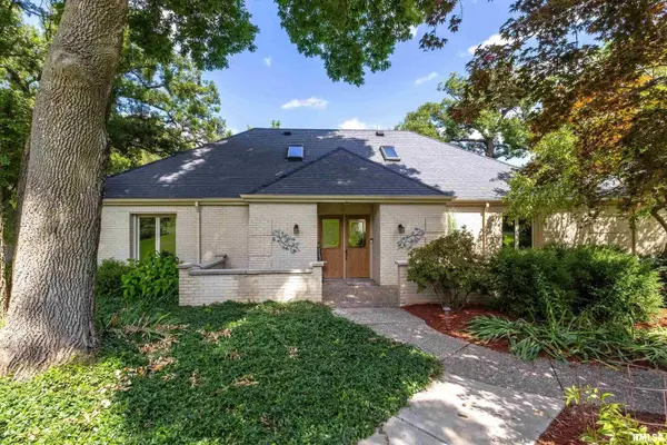 600 Sycamore Drive, Le Claire, IA 52753