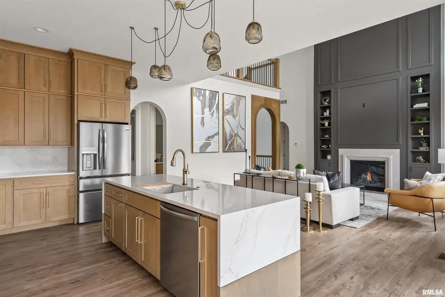 6638 Pelican Street, Bettendorf, IA 52722 - Image #3