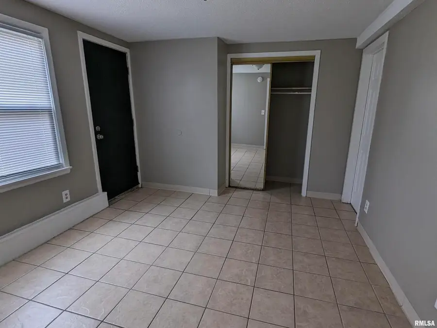 1012 Bridge Ave Avenue, Davenport, IA 52803 - Image #2