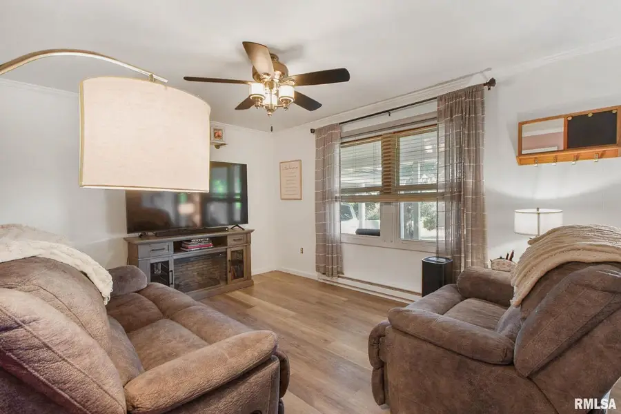 16042 Ralls Grove Road, Creal Springs, IL 62922 - Image #2