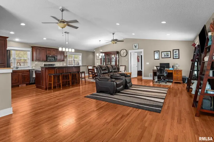 2720 Kennedy Drive, East Moline, IL 61244 - Image #2