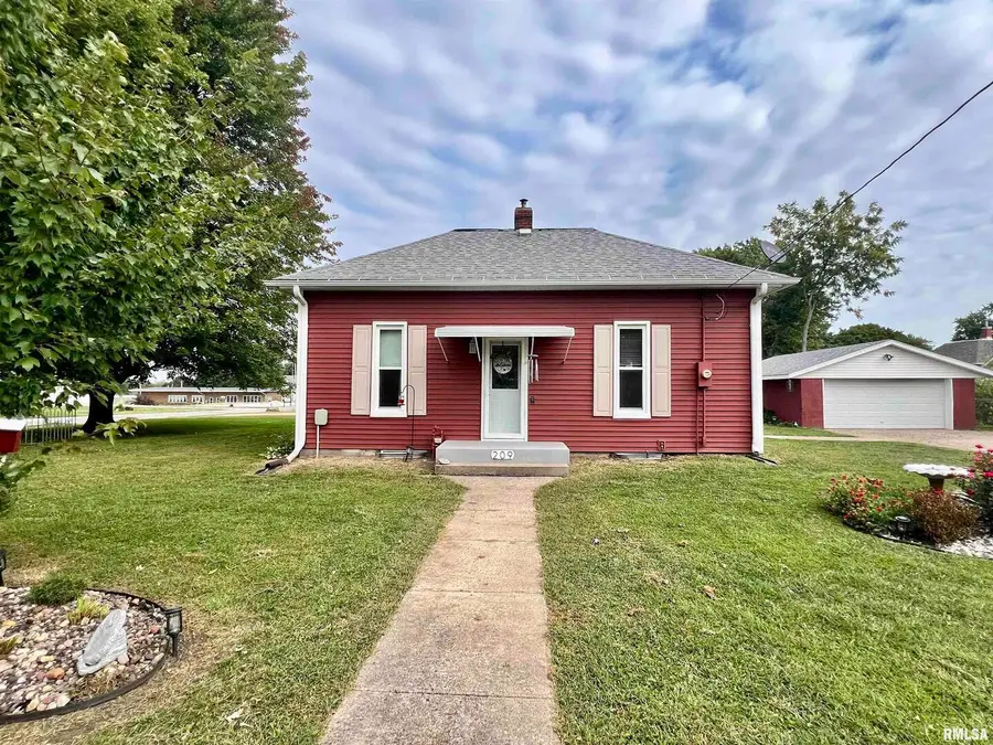 209 NW 6th Street, Aledo, IL 61231 - #3