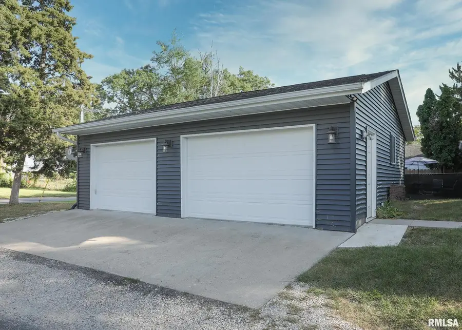 421 10th Street #A, Silvis, IL 61282 - #3