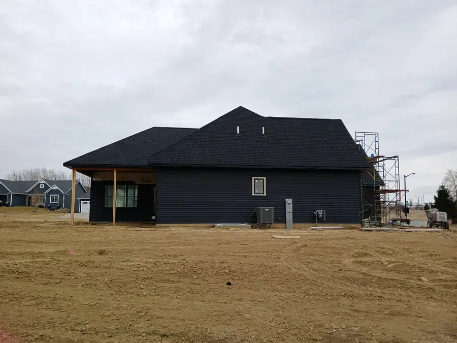 4790 Woodland Drive, Bettendorf, IA 52722 - #3