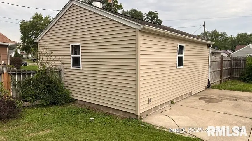 2907 4th Street #A, East Moline, IL 61265 - Image #2