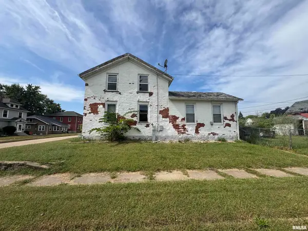 517 12th Avenue, Fulton, IL 61252