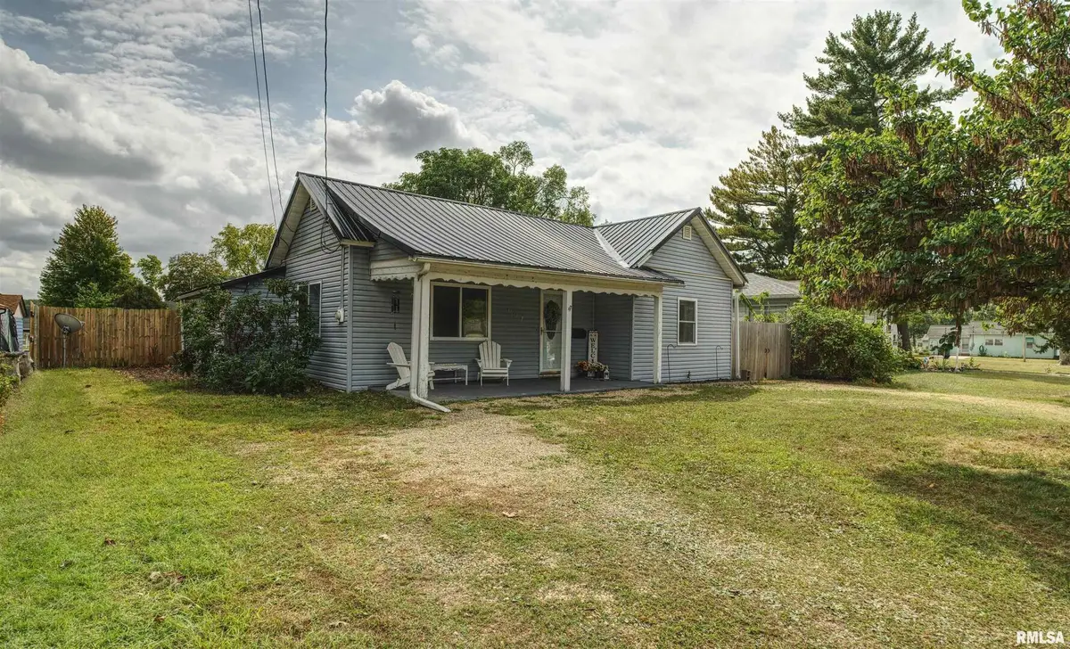 607 2nd Street, Camanche, IA 52730 - #1