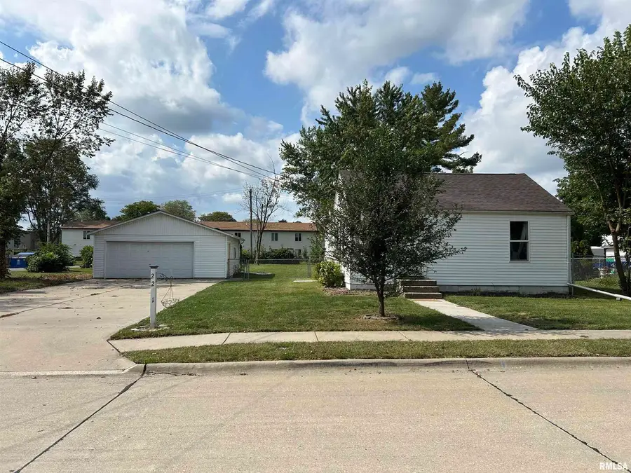 2201 43rd Street, Moline, IL 61265 - Image #3