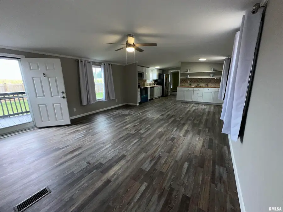 324 S Main Street, Ewing, IL 62836 - Image #3