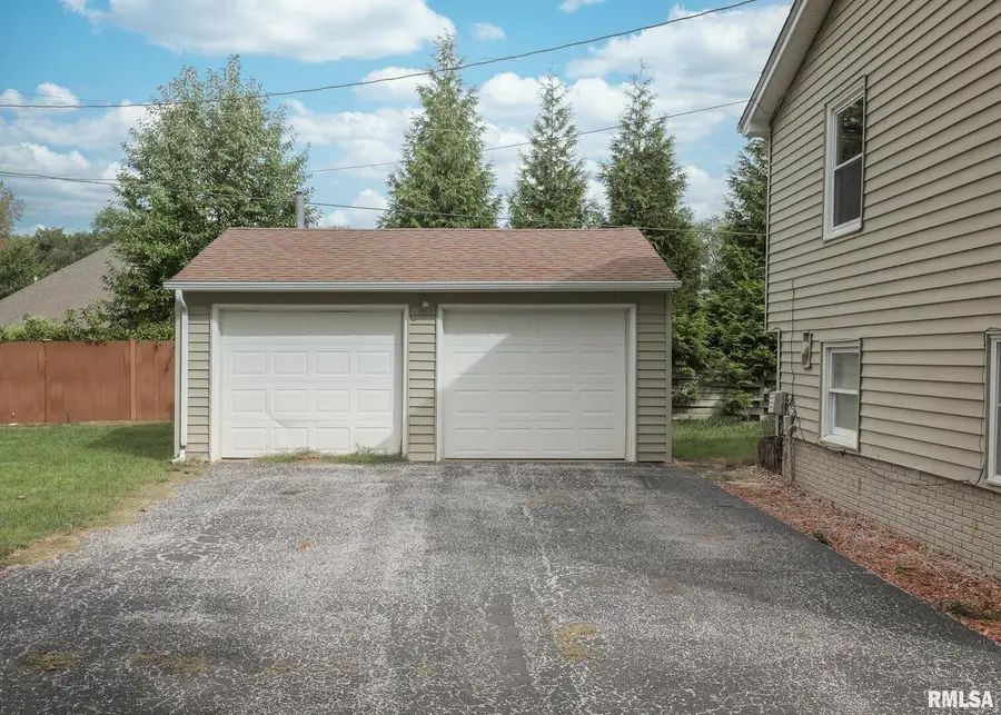 512 W 16th Avenue, Coal Valley, IL 61240 - #2