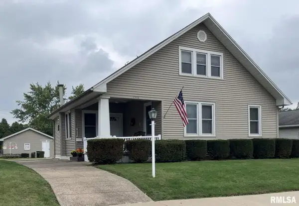 1516 Chestnut St, Quincy, IL 62301-2166