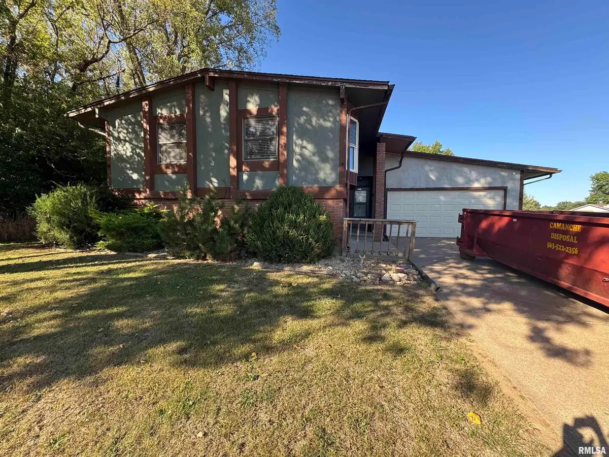 2340 Lafayette Terrace, Clinton, IA 52732 - Image #1