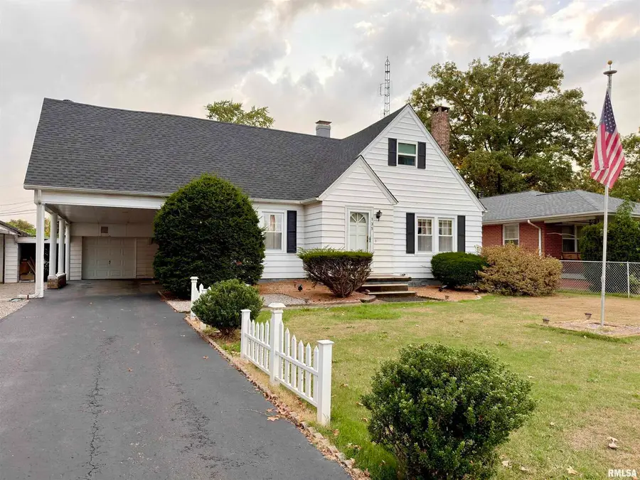 135 10th Street, Carmi, IL 62821 - Image #2