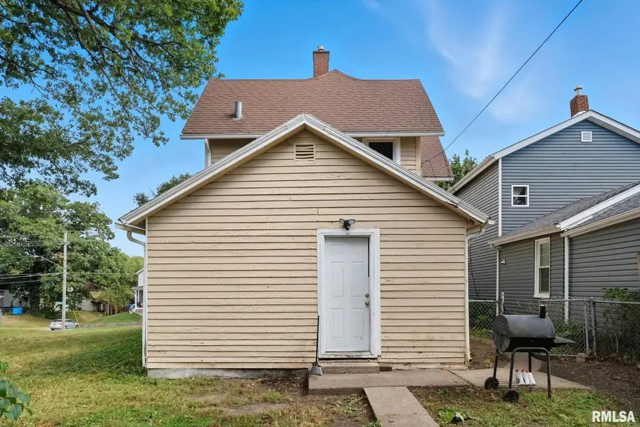 1222 Pershing Avenue, Davenport, IA 52803 - Image #3