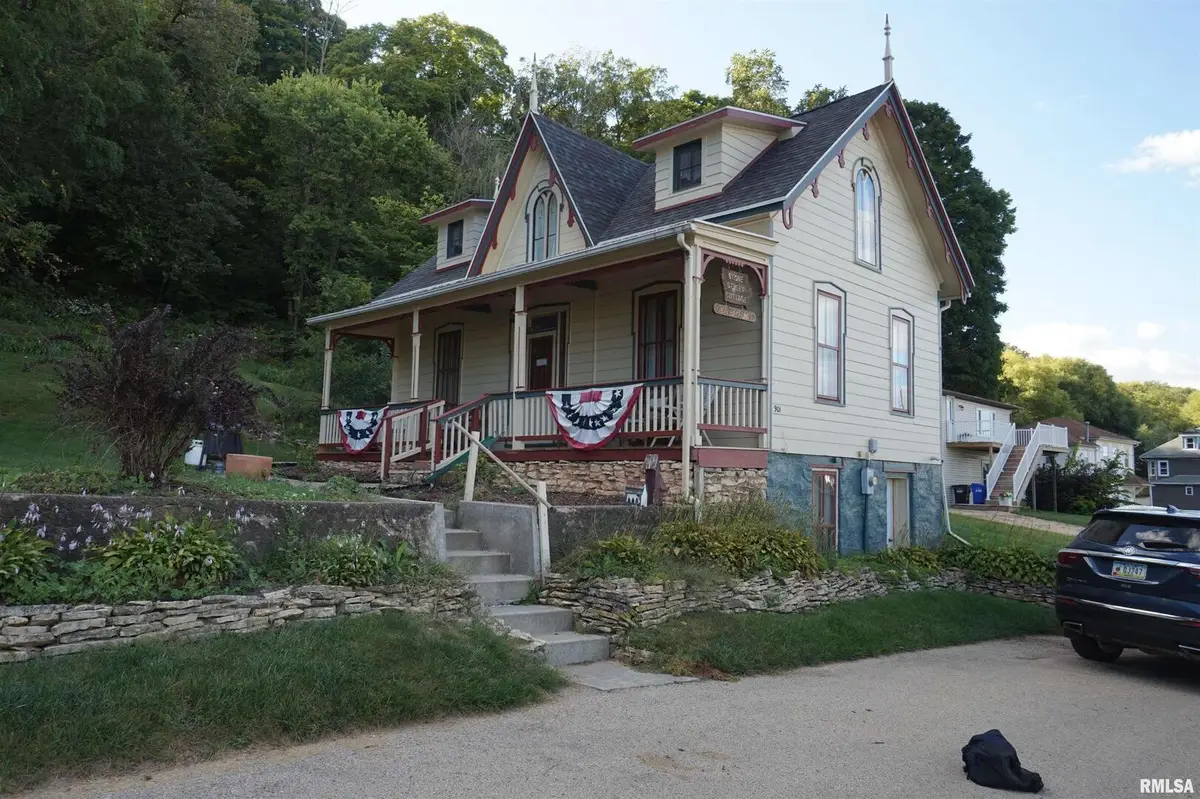 901 Stone Street, Bellevue, IA 52031 - Image #1