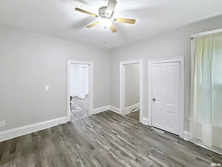 420 Kirkwood Blvd Boulevard, Davenport, IA 52803 - Image #2