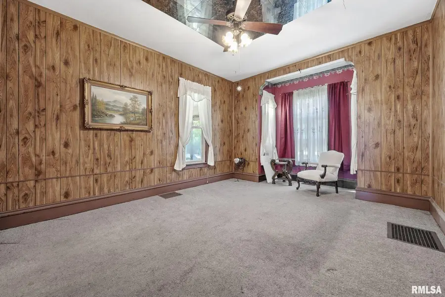 910 Meridian Street, Tipton, IA 52772 - #3