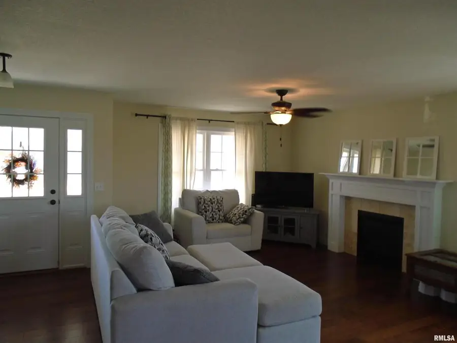 119 14th Avenue, Dewitt, IA 52742 - Image #3