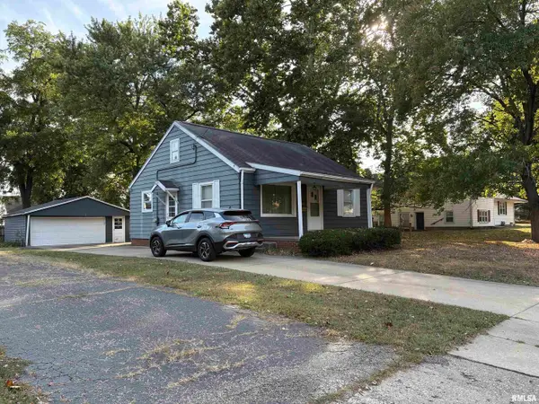 908 E Melbourne Avenue, Peoria, IL 61603