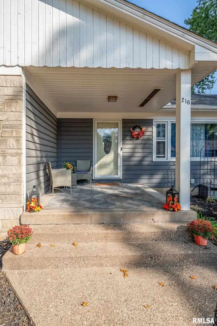 216 Central Dr Drive, Eldridge, IA 52742 - Image #2