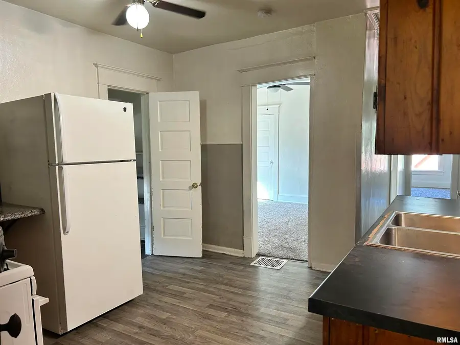 512 17th Avenue #4, East Moline, IL 61244 - Image #2