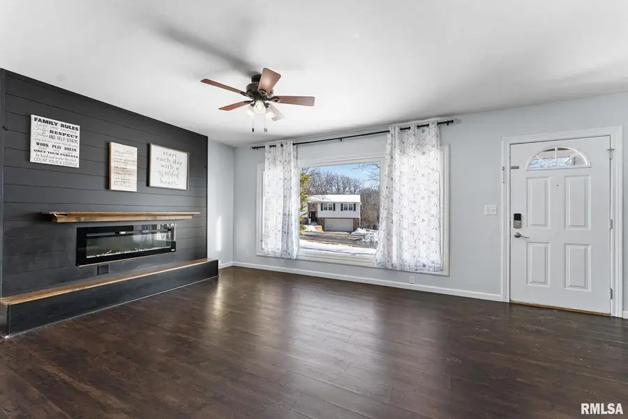 3314 28th Street Court, Rock Island, IL 61201 - Image #2