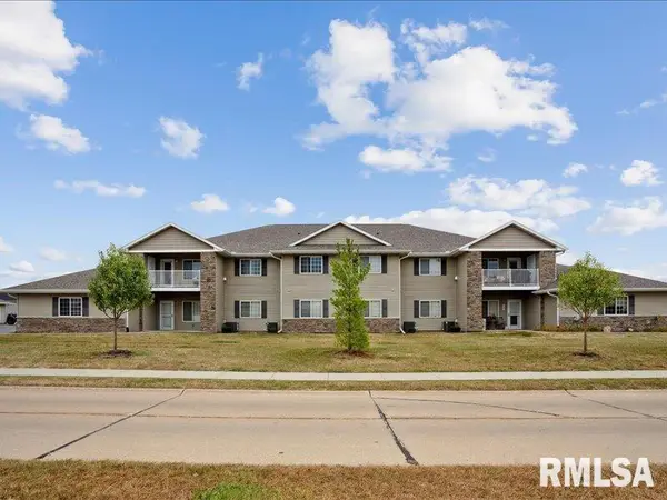 440 E Franklin Street #202, Eldridge, IA 52748