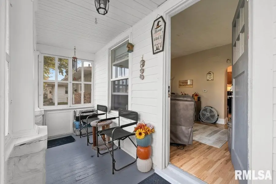 2427 32nd Street, Moline, IL 61265 - Image #2