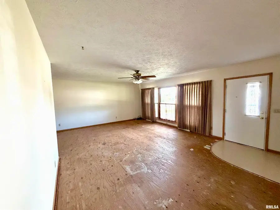 712 3rd Street, Seaton, IL 61476 - Image #3