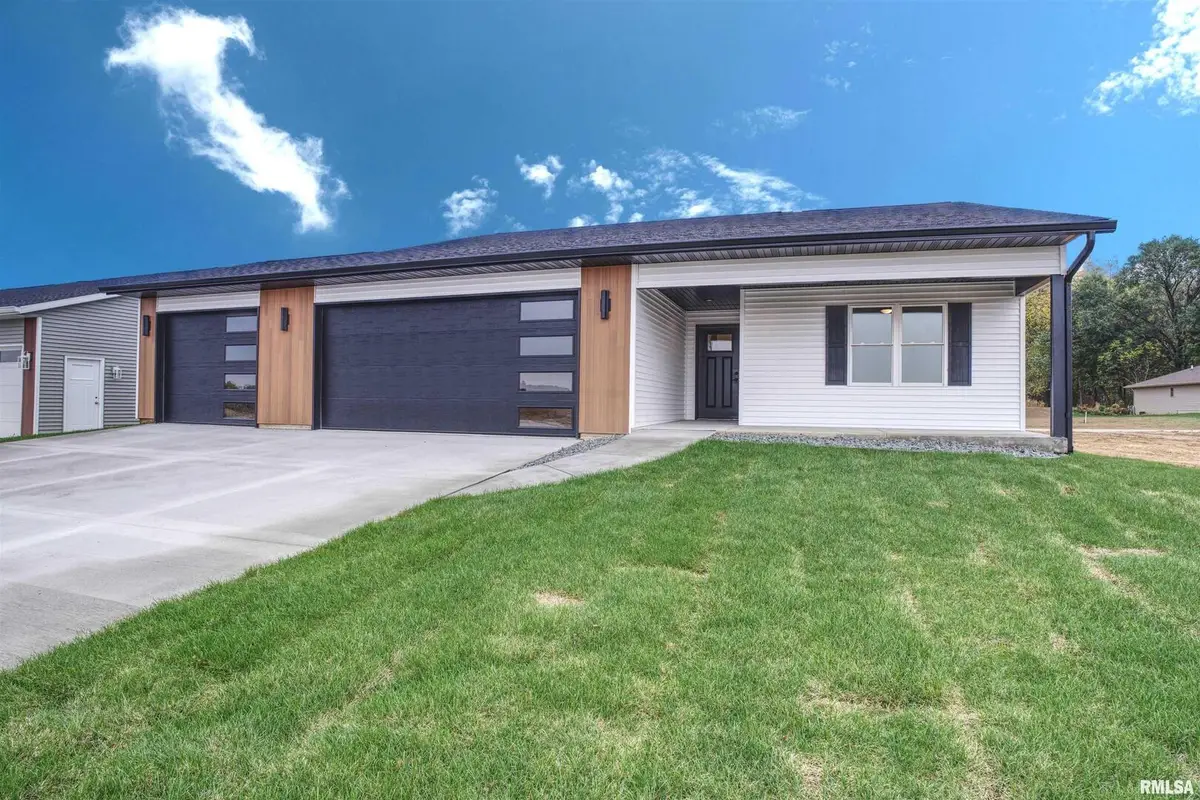 404 Crossroads Avenue, Camanche, IA 52730 - Image #1