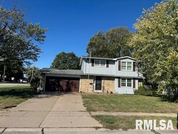 2822 S Hampton Drive, Bettendorf, IA 52722