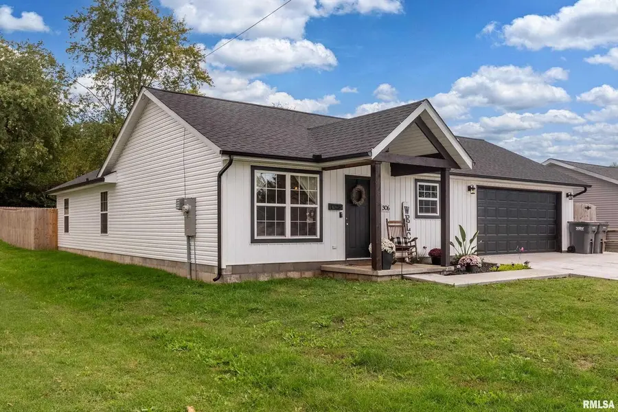 306 S Pennsylvania Avenue, Carterville, IL 62918 - Image #2