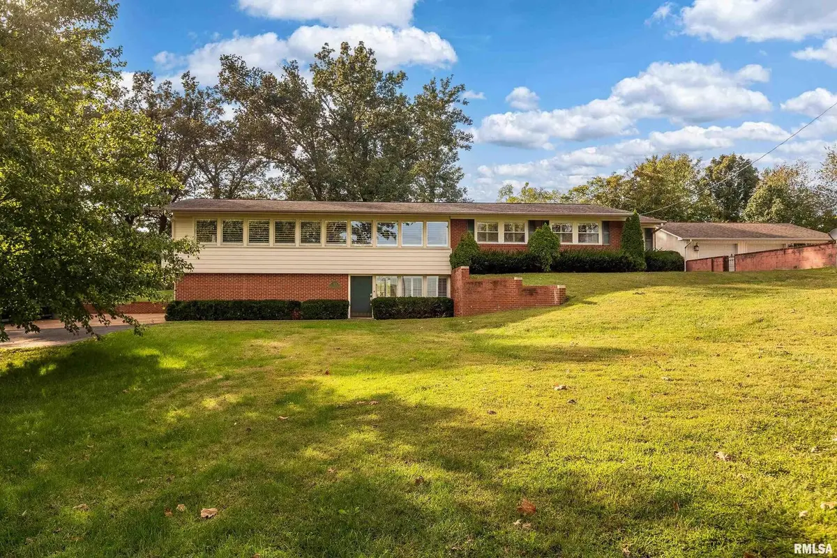 313 Country Club Lane, Harrisburg, IL 62946 - Image #1