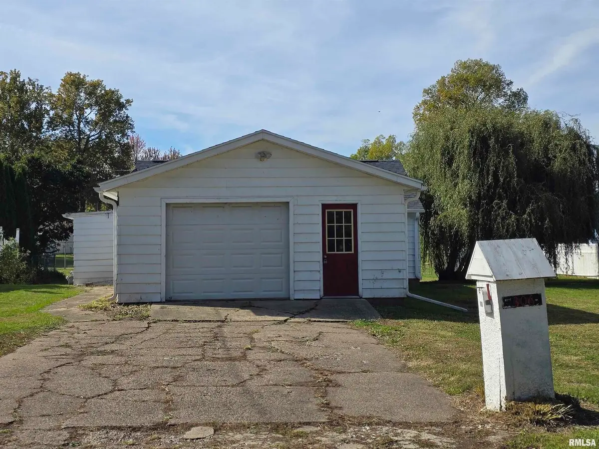 306 S 8th Avenue, Albany, IL 61230 - Image #1