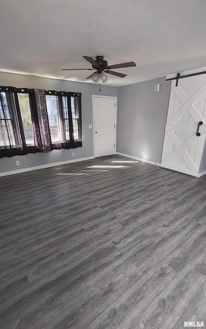 20 S Peach Street, Du Quoin No 8, IL 62832 - Image #3