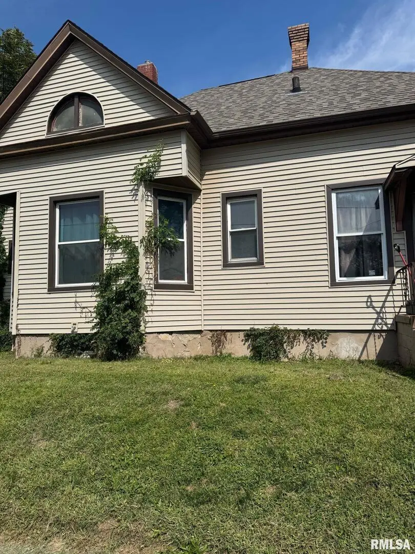 131 S Lincoln Avenue, Davenport, IA 52802 - Image #2