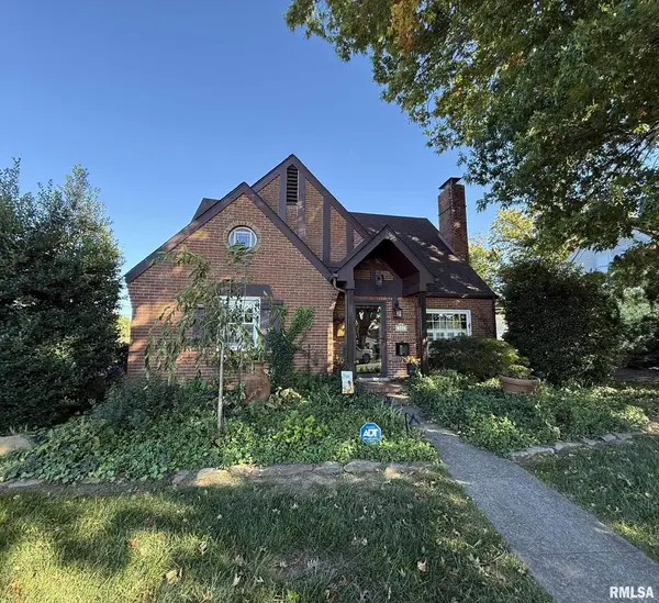 200 S 12th Street, Herrin, IL 62948