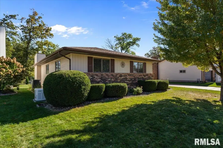 4062 4th Street #B, East Moline, IL 61244-3443 - Image #2