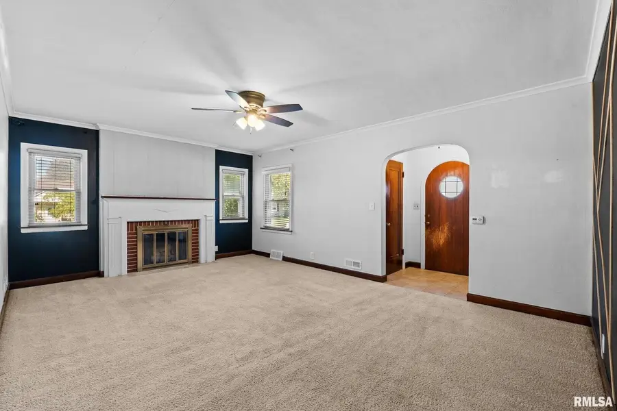 2121 10th Street, East Moline, IL 61244 - Image #2