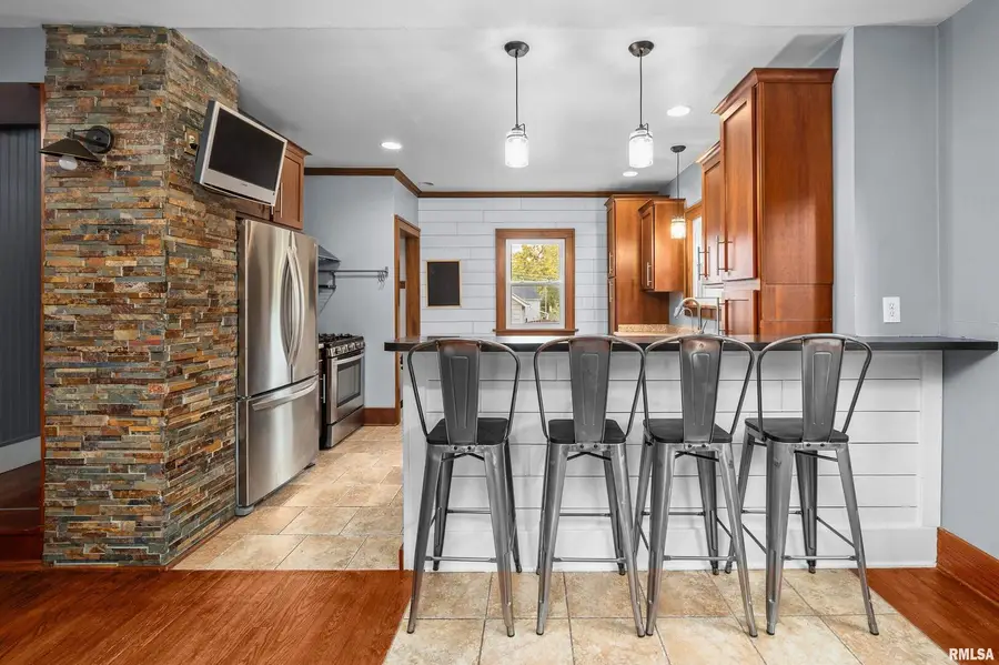 344 W Garfield St Street, Davenport, IA 52803 - Image #2