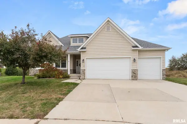 17 Greystone Court, Le Claire, IA 52753